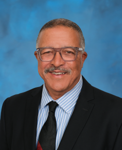 Headshot photo of Peter Davis